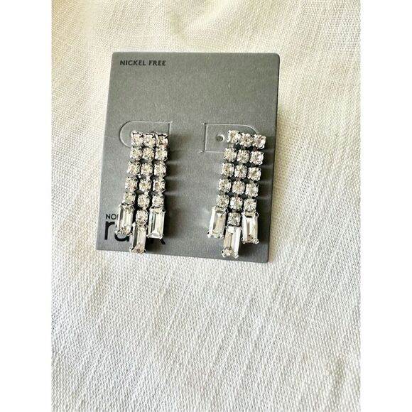 Nordstrom‘s beautiful sparkly dangle earrings ￼ - Picture 3 of 4